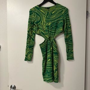 Green long sleeve mini dress